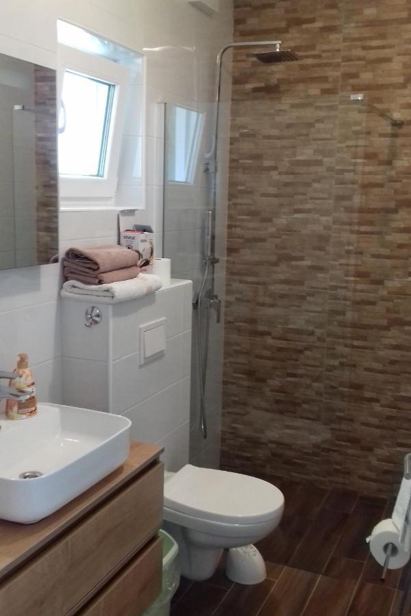 Family Friendly Apartments With A Swimming Pool Supetarska Draga - Donja, Rab - 2019 Exteriér fotografie