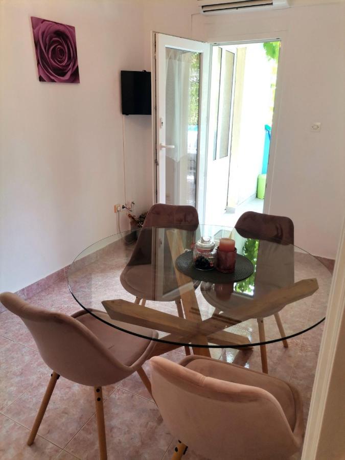 Family Friendly Apartments With A Swimming Pool Supetarska Draga - Donja, Rab - 2019 Exteriér fotografie