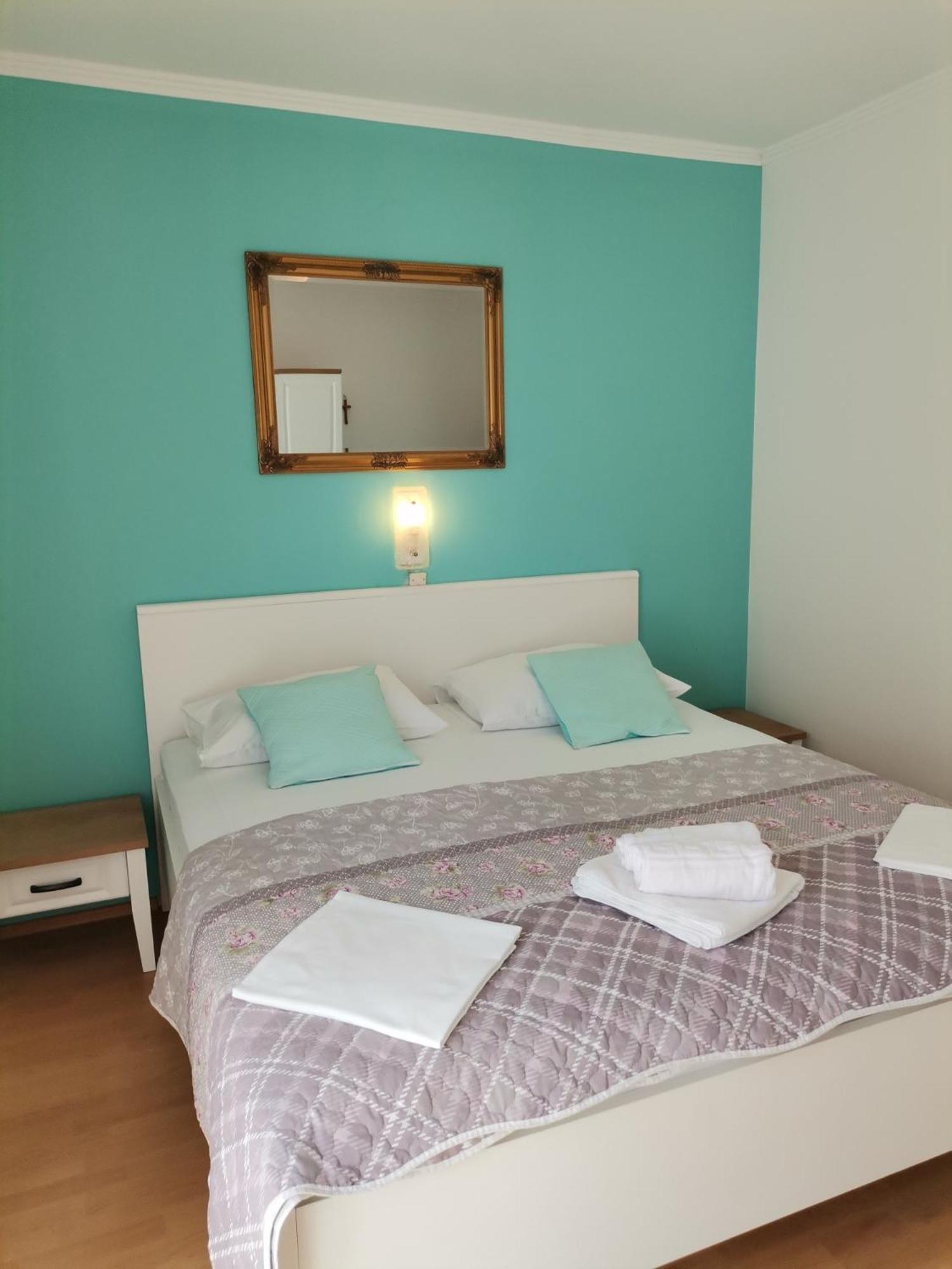 Family Friendly Apartments With A Swimming Pool Supetarska Draga - Donja, Rab - 2019 Pokoj fotografie