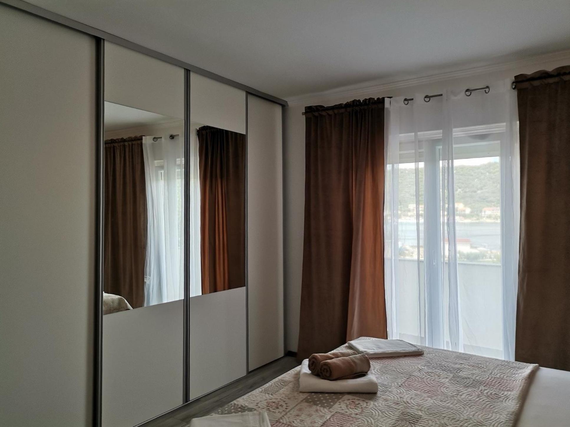 Family Friendly Apartments With A Swimming Pool Supetarska Draga - Donja, Rab - 2019 Pokoj fotografie