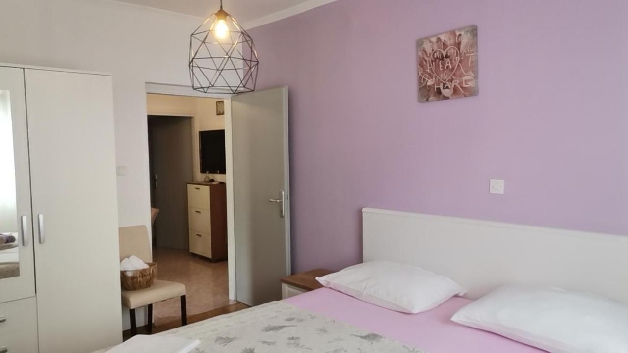 Family Friendly Apartments With A Swimming Pool Supetarska Draga - Donja, Rab - 2019 Pokoj fotografie