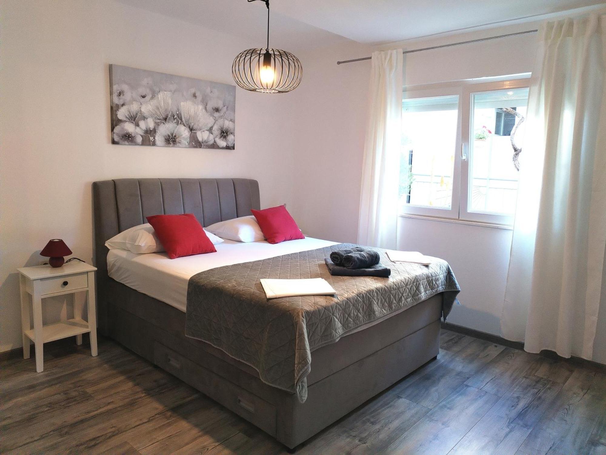 Family Friendly Apartments With A Swimming Pool Supetarska Draga - Donja, Rab - 2019 Exteriér fotografie